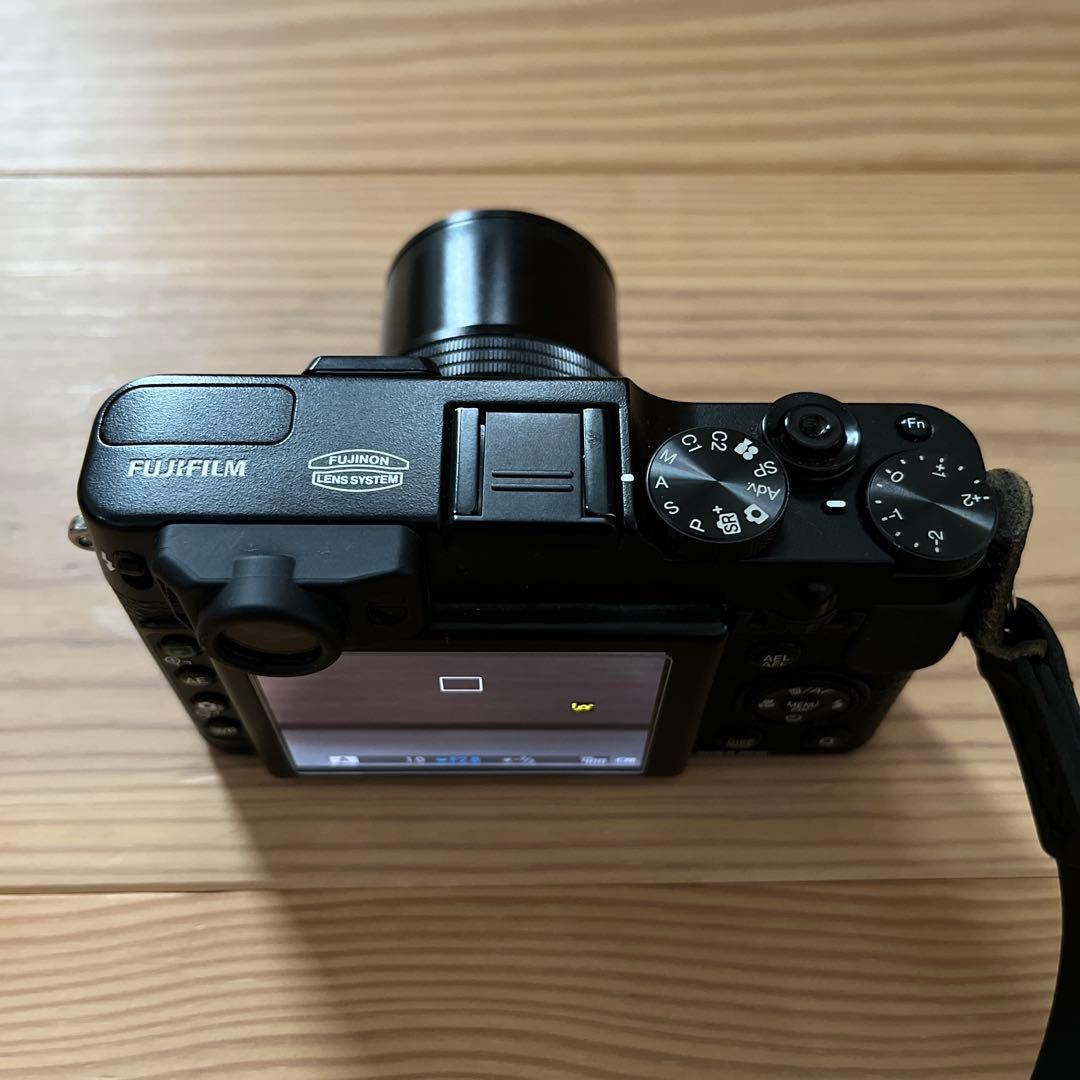 富士フイルム　X20 ブラック　美品　充電器追加しました。