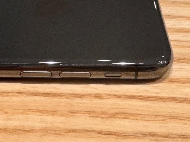 iPhone XS 256GB SIMフリー ＋ Quad Lockセット