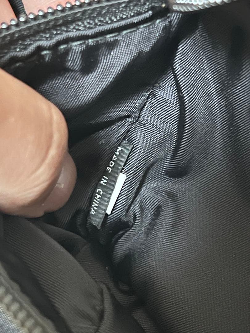 PRADA ボディバッグ　ウェストポーチ　ブラック　正規店修理済み