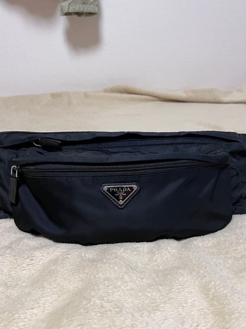 PRADA ボディバッグ　ウェストポーチ　ブラック　正規店修理済み