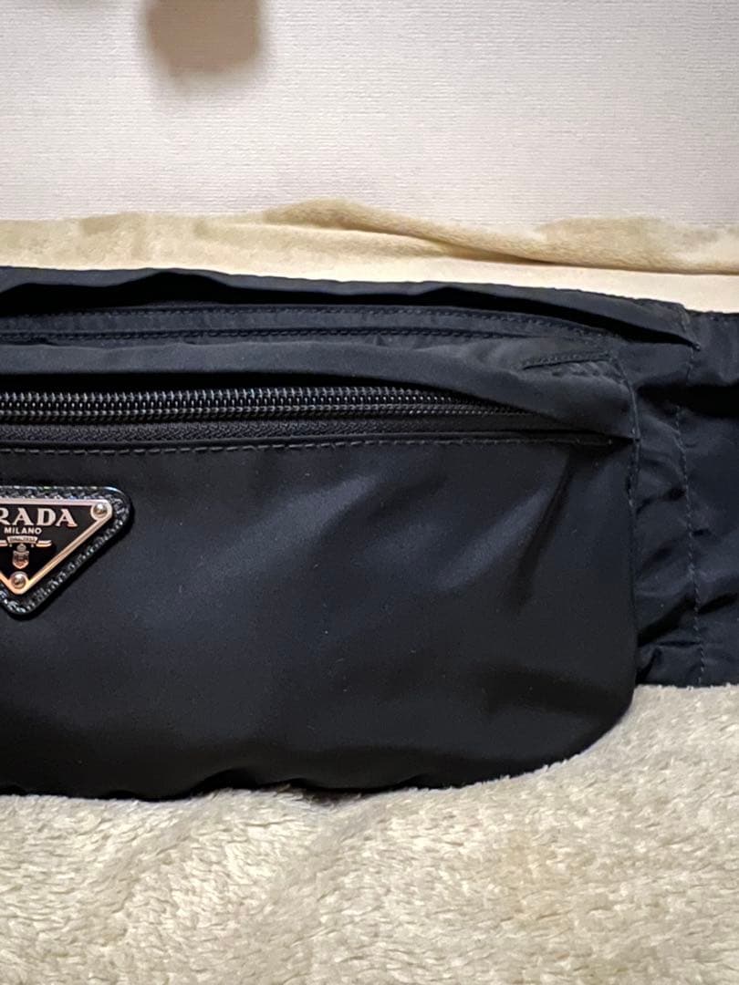 PRADA ボディバッグ　ウェストポーチ　ブラック　正規店修理済み