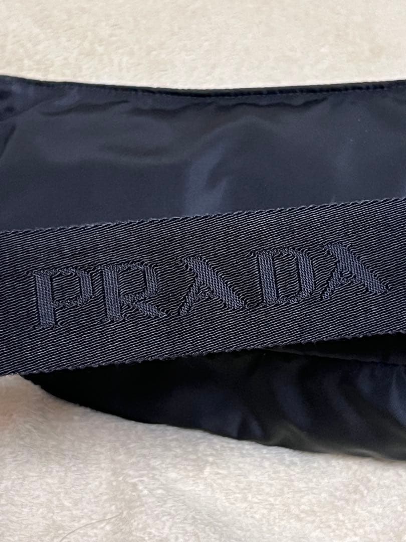 PRADA ボディバッグ　ウェストポーチ　ブラック　正規店修理済み