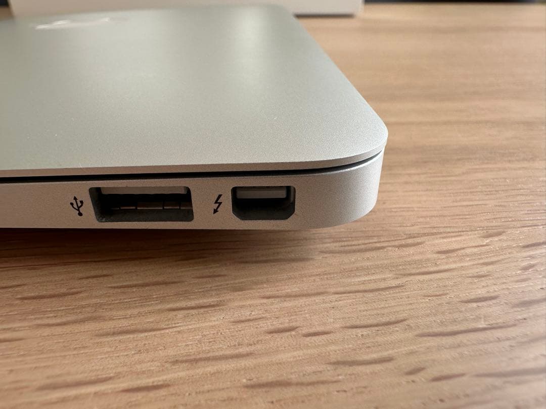 Apple MacBook Air (11インチ, Mid 2013)