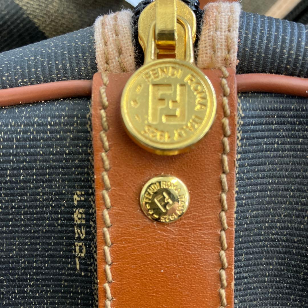 FENDI　フェンデイ　 ボストンバッグ　ペカン柄　大容量　鍵付き　2802