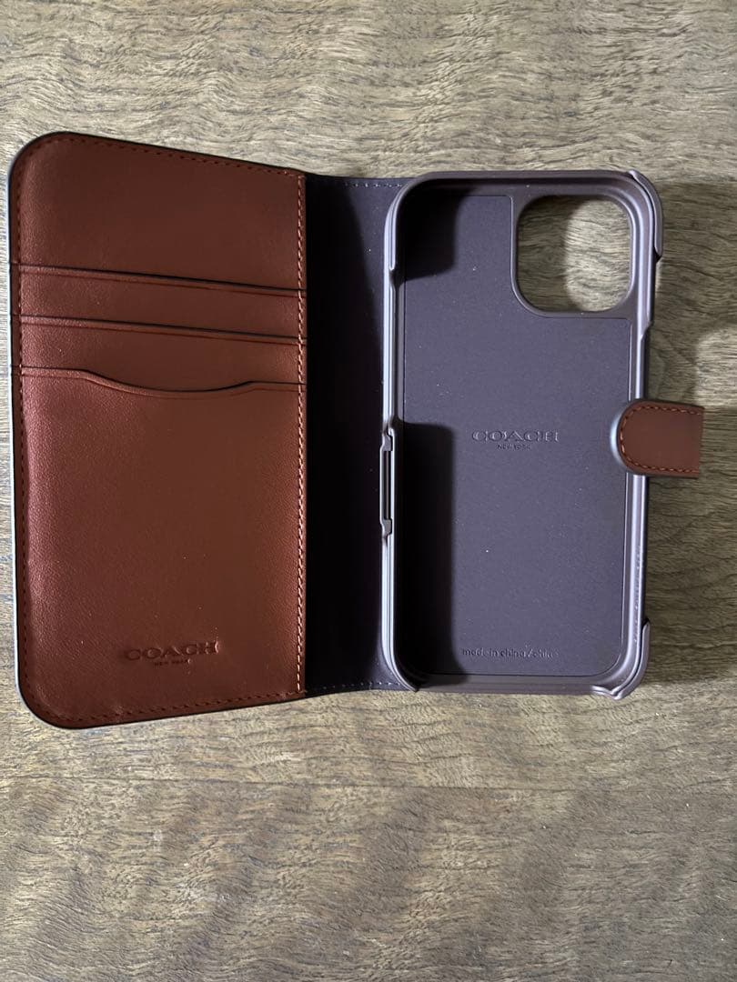 Coach iPhone 15 ケース 手帳型