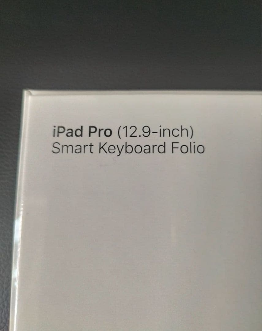 新品 Apple 12.9iPad Pro第3世代 キーボードMU8H2J/A