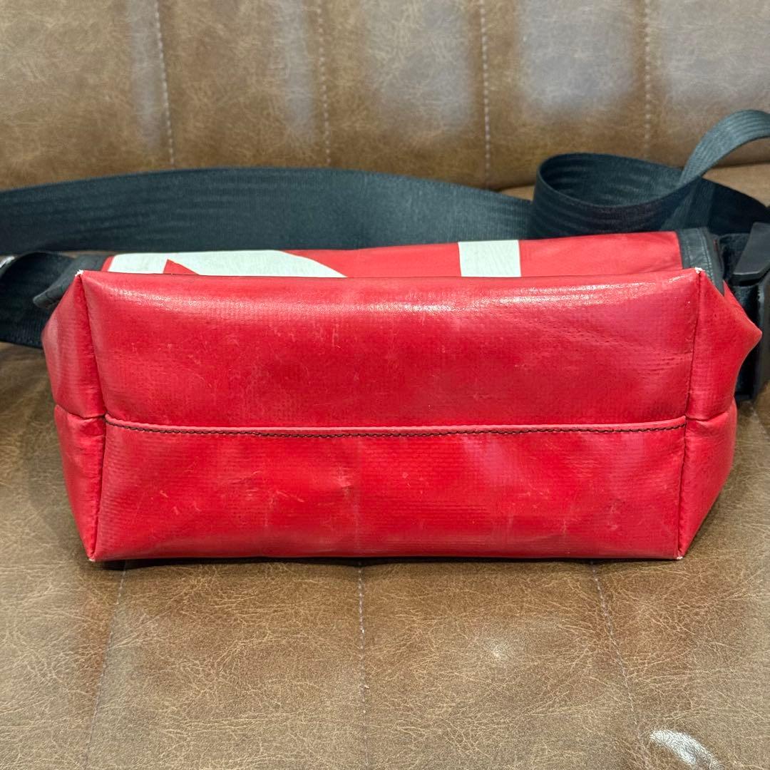 FREITAG メッセンジャーバッグ 赤/白/黒