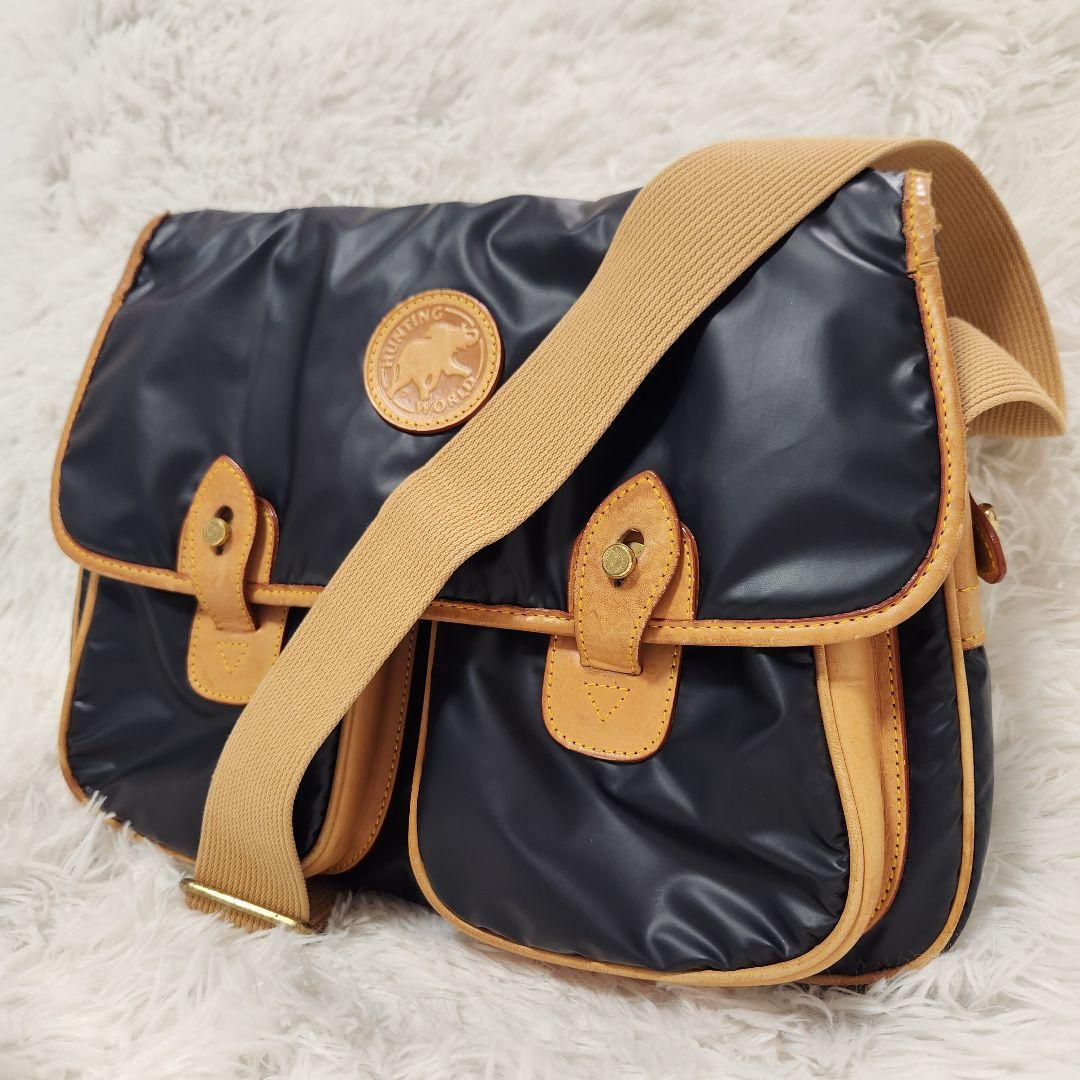 ハンティングワールド　ブラック メッセンジャーバッグ 　ショルダーバッグ