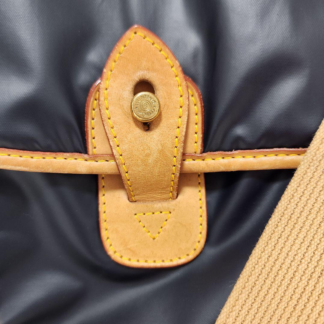 ハンティングワールド　ブラック メッセンジャーバッグ 　ショルダーバッグ