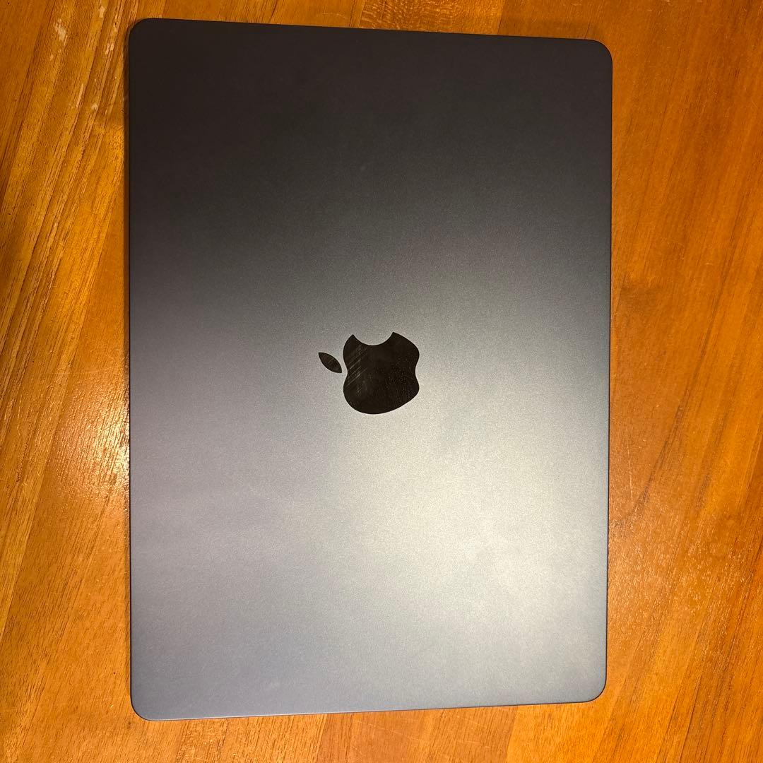 【超美品】MacBook Air 13″ M3/8GB/256GB ハブ付き