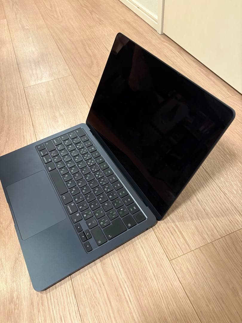 【超美品】MacBook Air 13″ M3/8GB/256GB ハブ付き