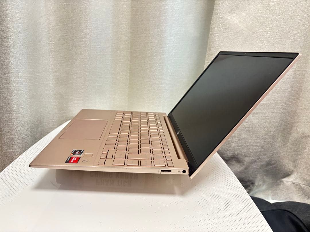 HP Pavilion Aero Laptop 13-beピンクベージュ