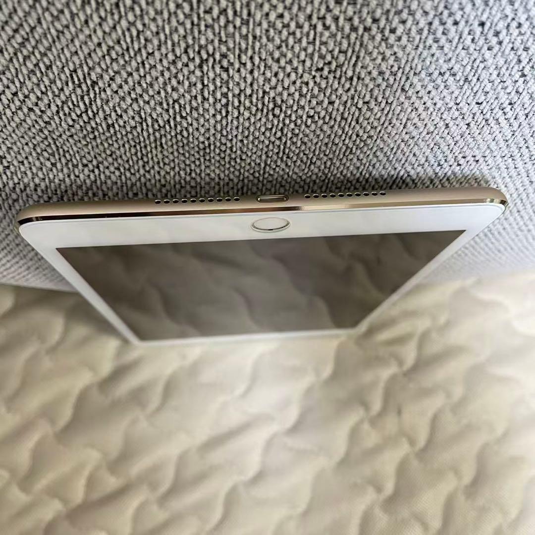 ipad mini 4 コンパクトの7.9 inch　中古品　本体のみ