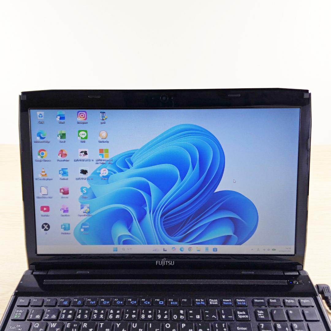 新品SSD256GB★Win11★メモリ8GB★富士通ノートパソコン★カメラ付き