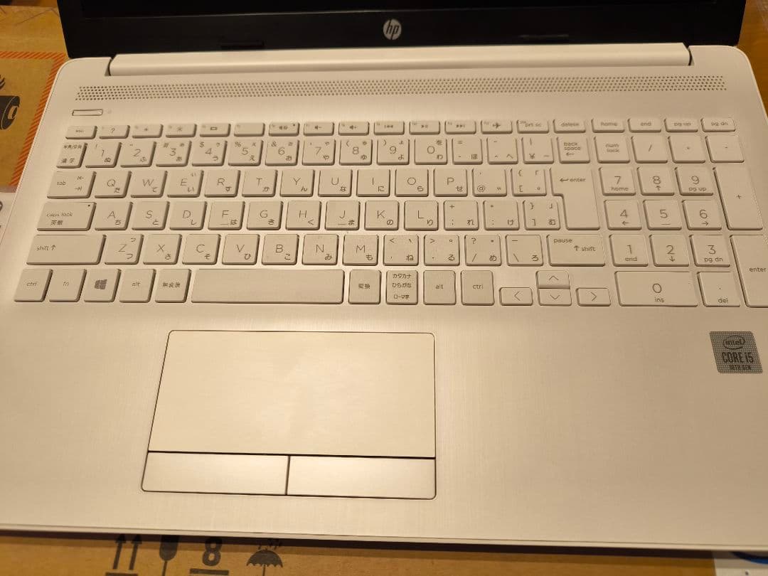 中古美品 HP 9AU46PA-AAAB ノートパソコン 15-da2023TU