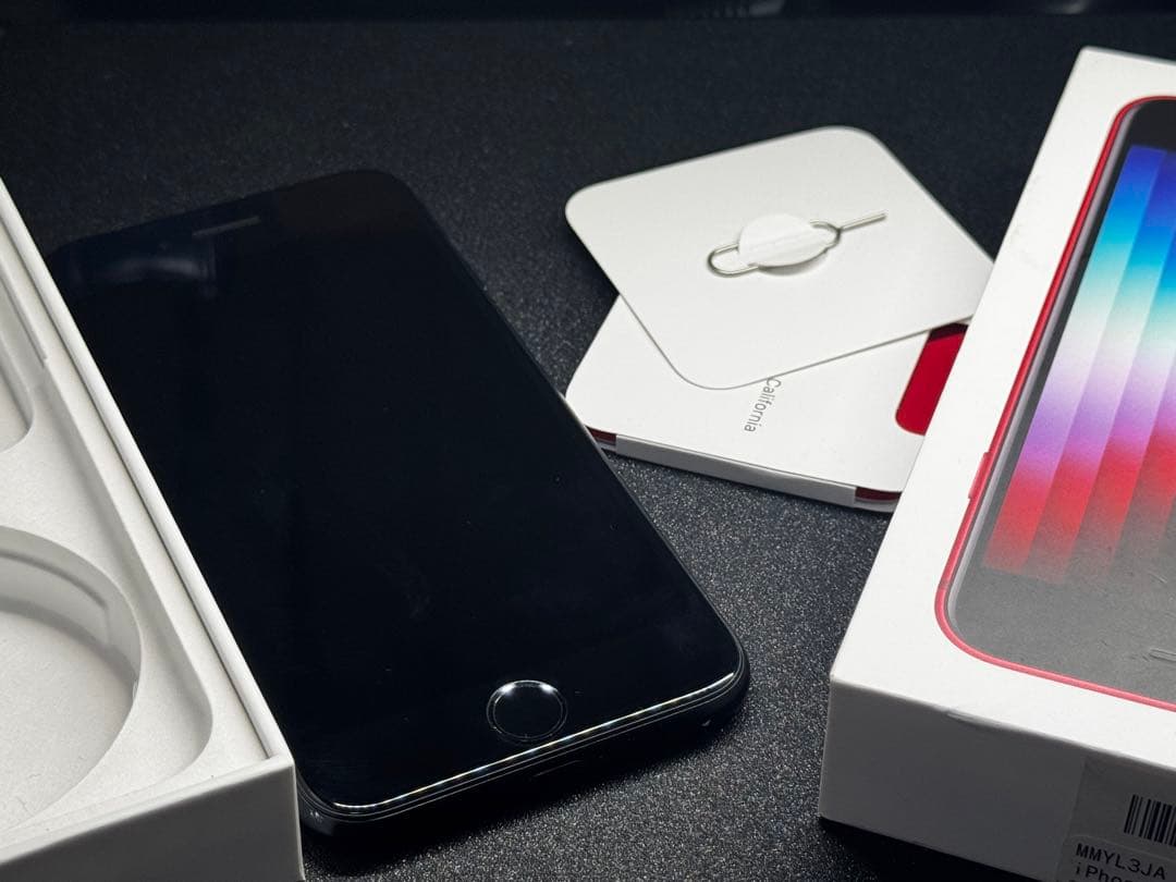 iPhone se 3 64GB SIMロックなし