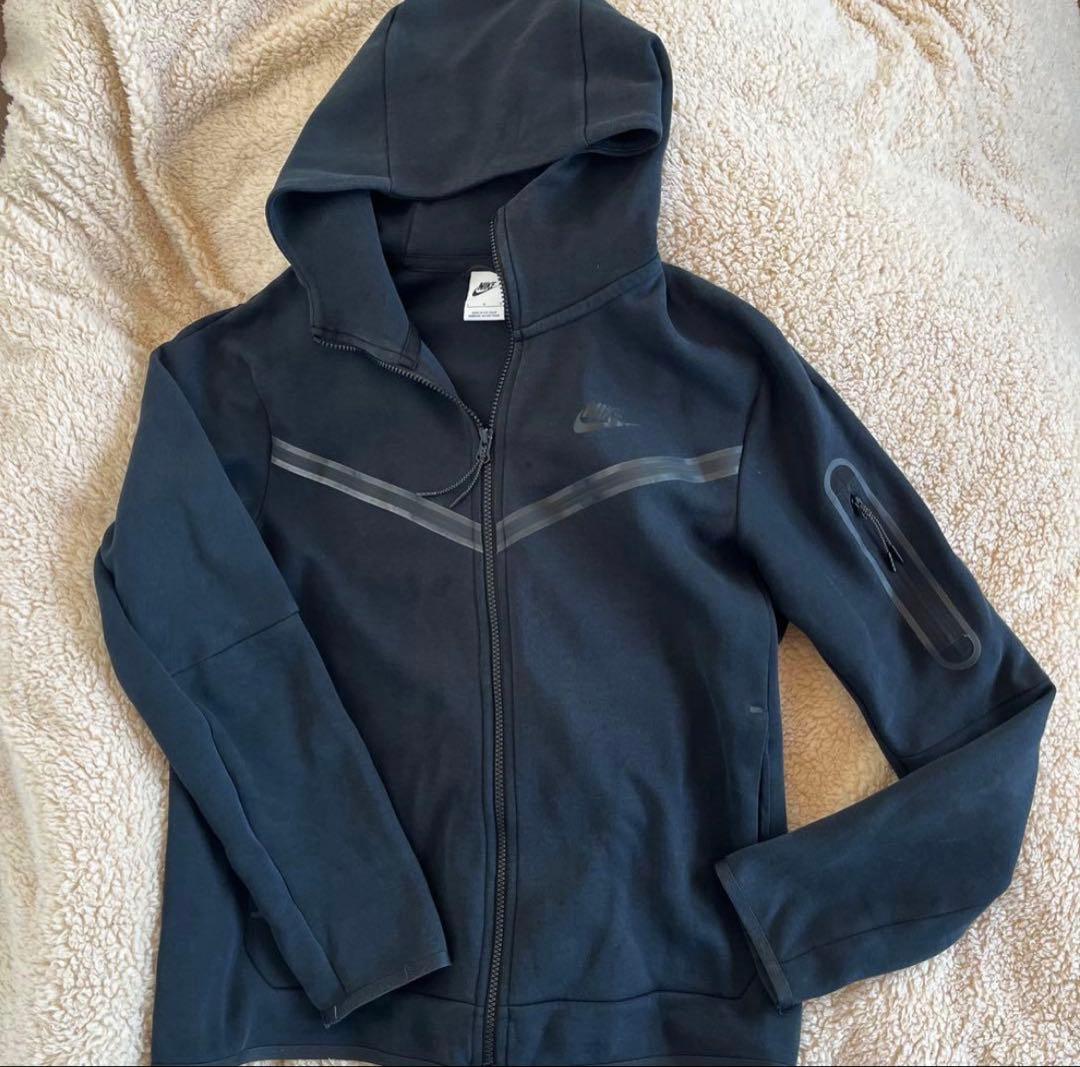nike テックフリース 黒 Lサイズ 上のみ