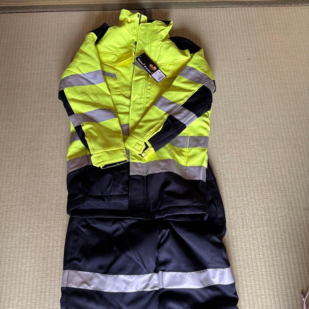 日曜まで❗️ NIGHT KNIGHT L サイズ　イエローウェア　上下セット