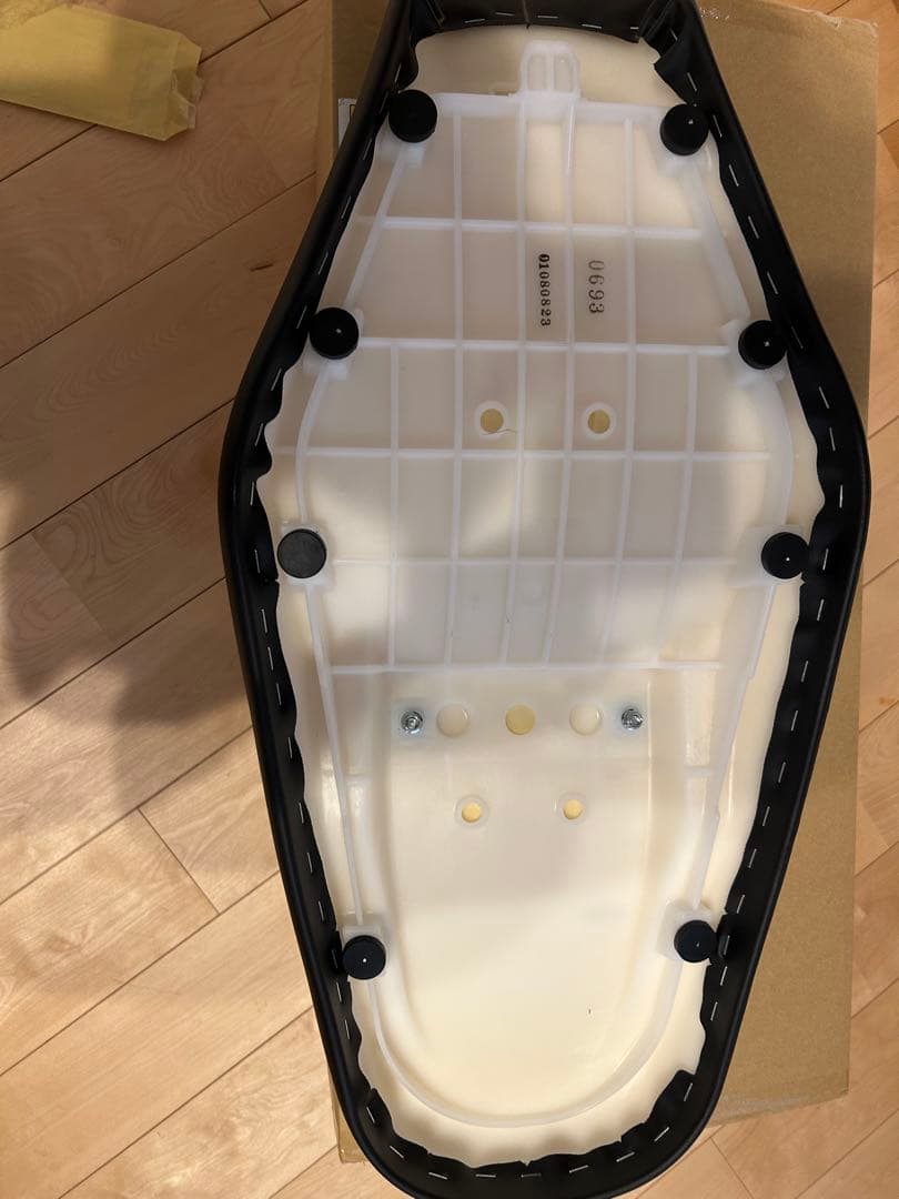 カワサキ W800 純正シート