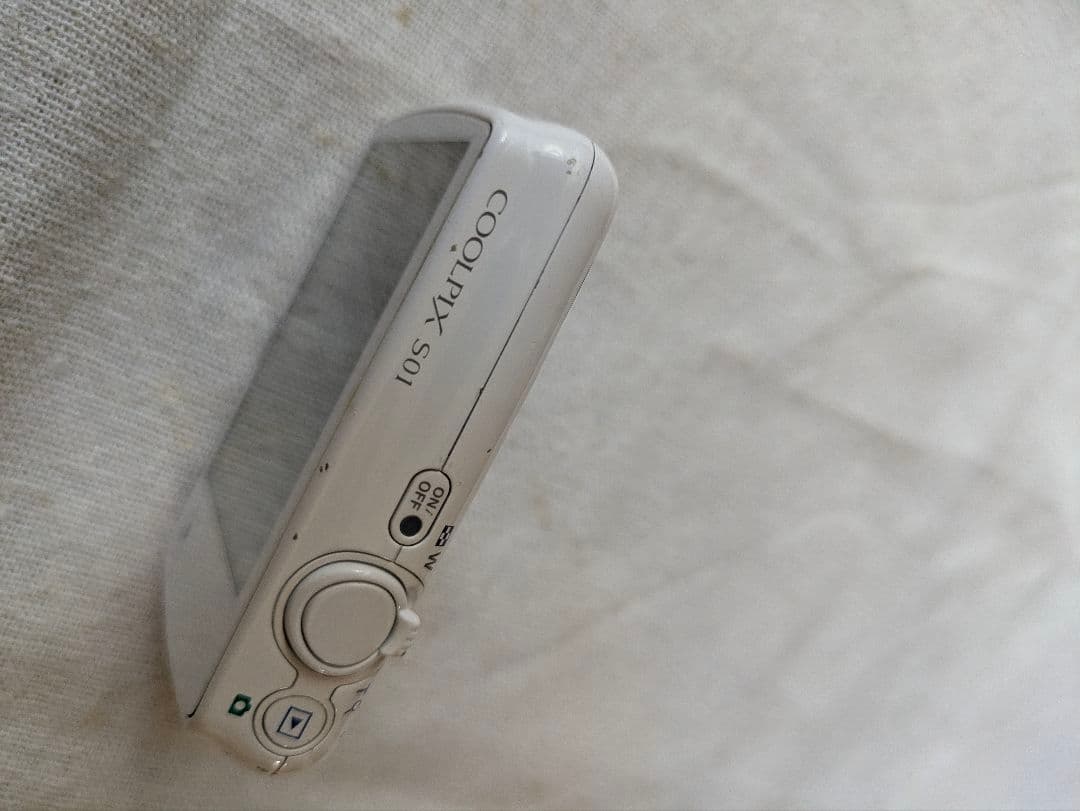 Nikon ／コンパクトデジタルカメラ COOLPIX S01