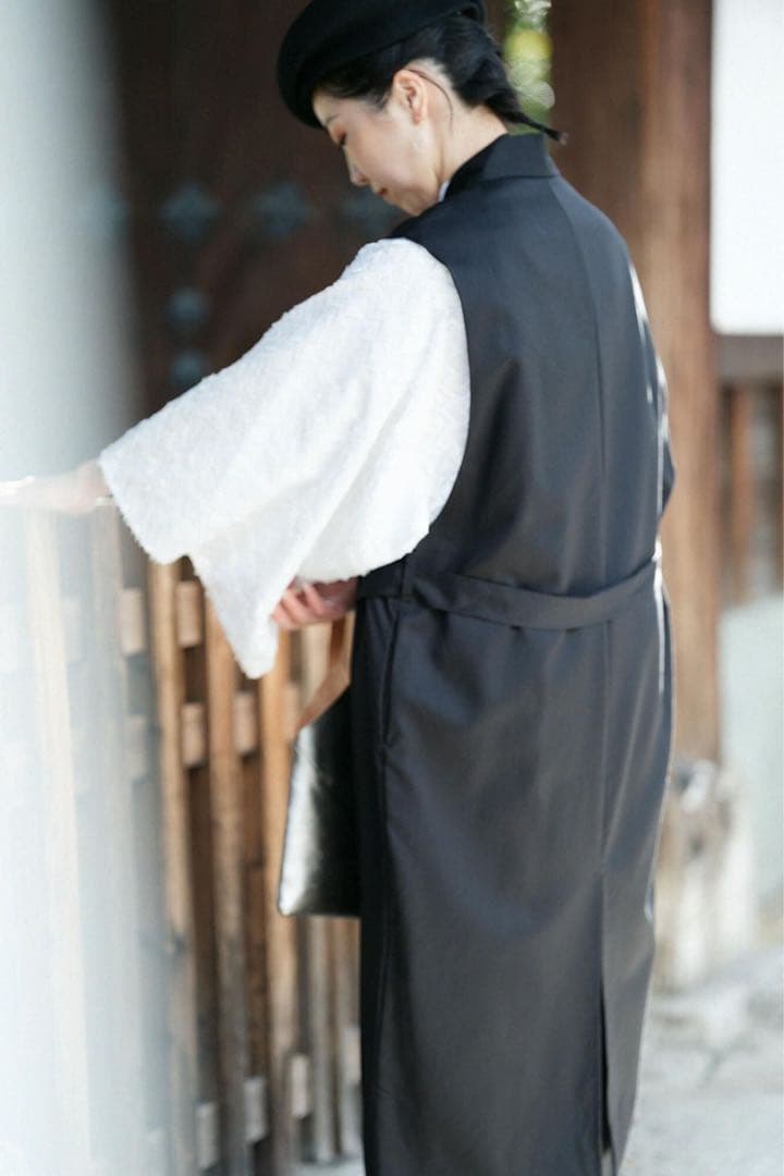 SOU•SOU 梳毛 羽織り 袷／ 濡羽色 × 花丸文様 ロングジレ S