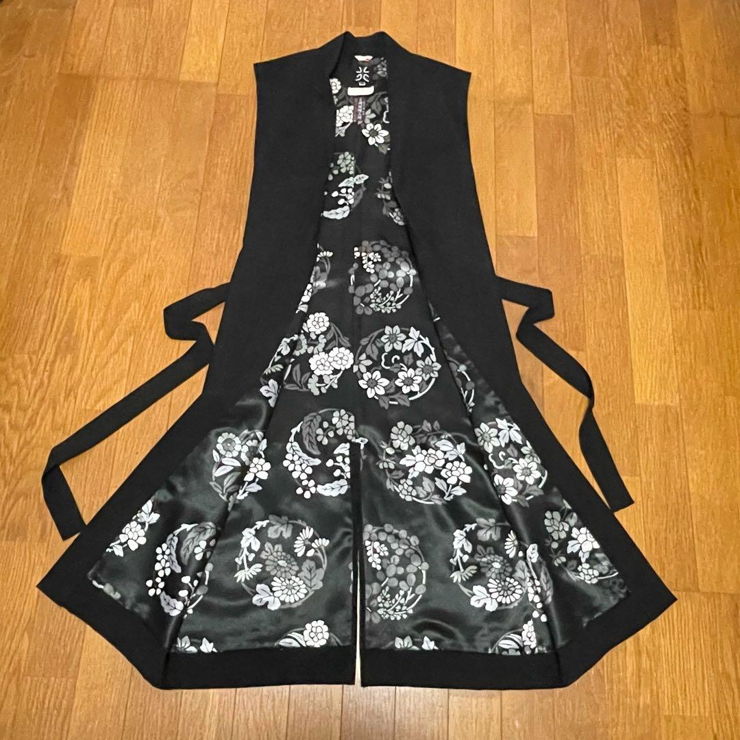 SOU•SOU 梳毛 羽織り 袷／ 濡羽色 × 花丸文様 ロングジレ S