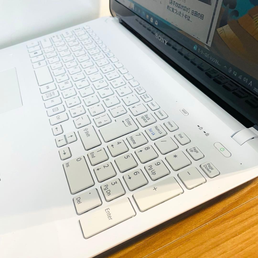 美麗デザイナーズホワイトVAIO SSD512メモリ8Gwin11オフィスDVD