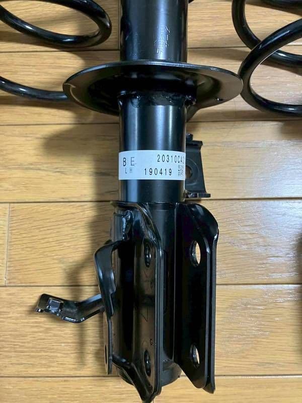 エ*０様 新車外し トヨタ純正 86 ZN6 後期 サスペンション1台分 ZC6