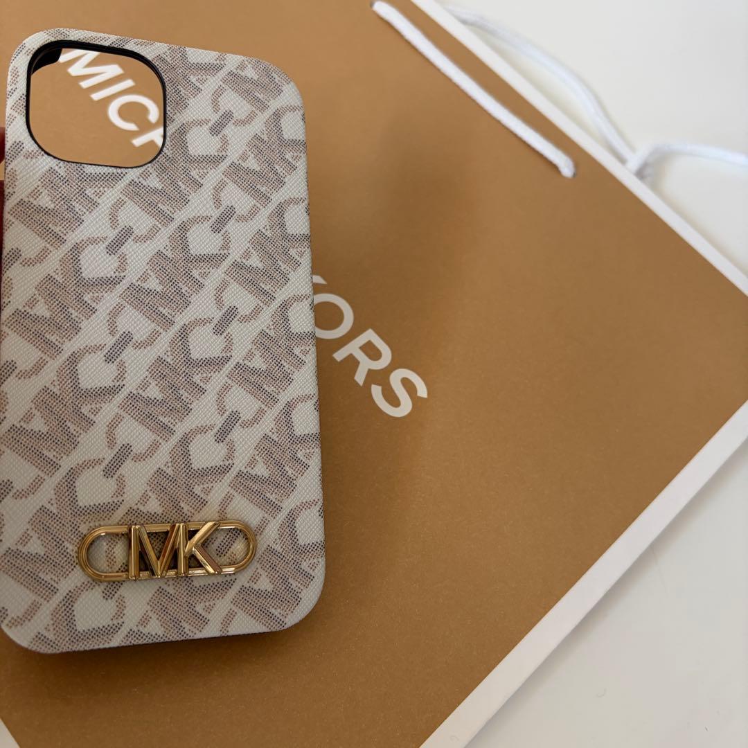 マイケルコース☆新品☆ロゴ iPhone 15ケース MagSafe/バニラ 白