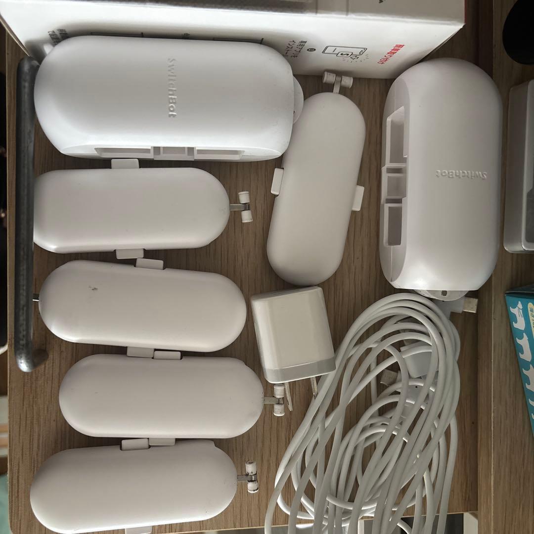 SwitchBot カーテン U型レール2 二つです。