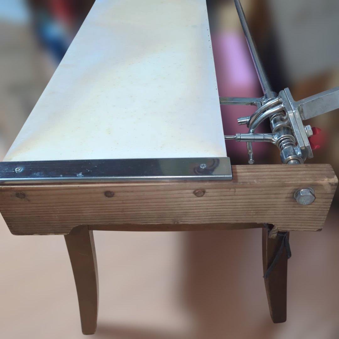 麺切りカッター　麺切り台　完動品　台の下部の横木が１本欠品