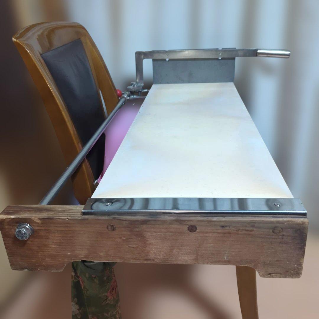 麺切りカッター　麺切り台　完動品　台の下部の横木が１本欠品