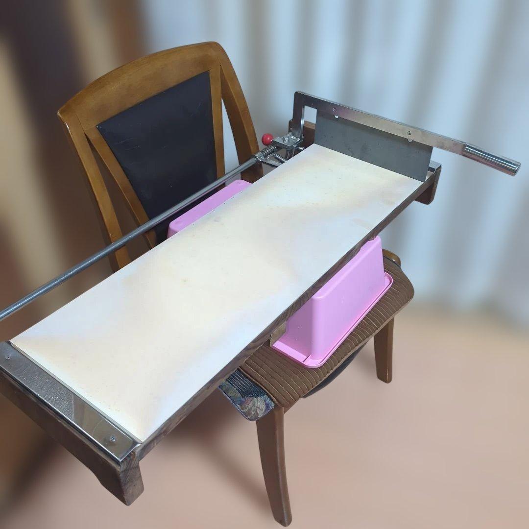 麺切りカッター　麺切り台　完動品　台の下部の横木が１本欠品