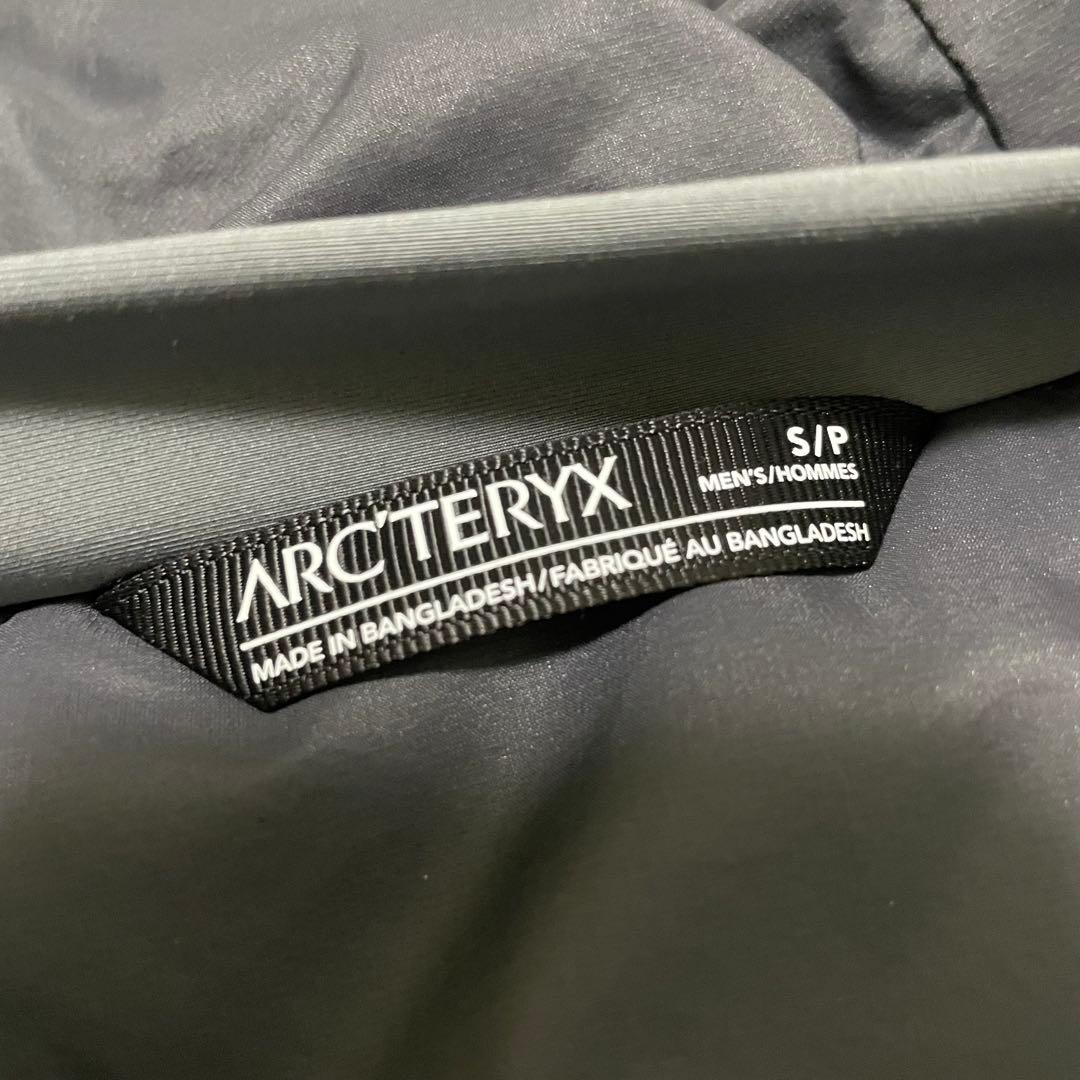 未使用に近い　アークテリクス　アトム AR　ディストーション　ジャケット　パーカ