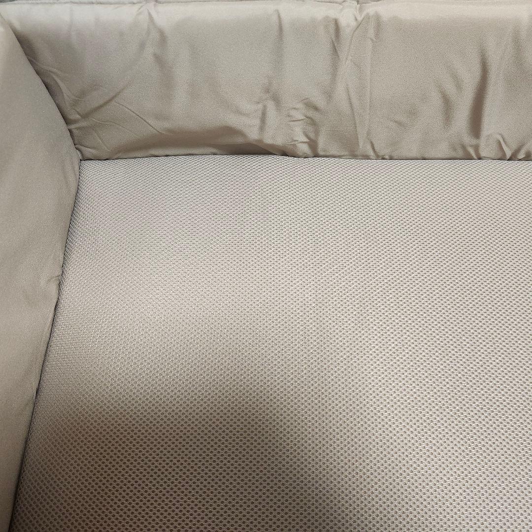 ココネルエアー　ホワイト　ベージュ