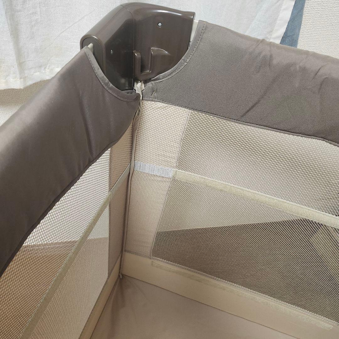 ココネルエアー　ホワイト　ベージュ