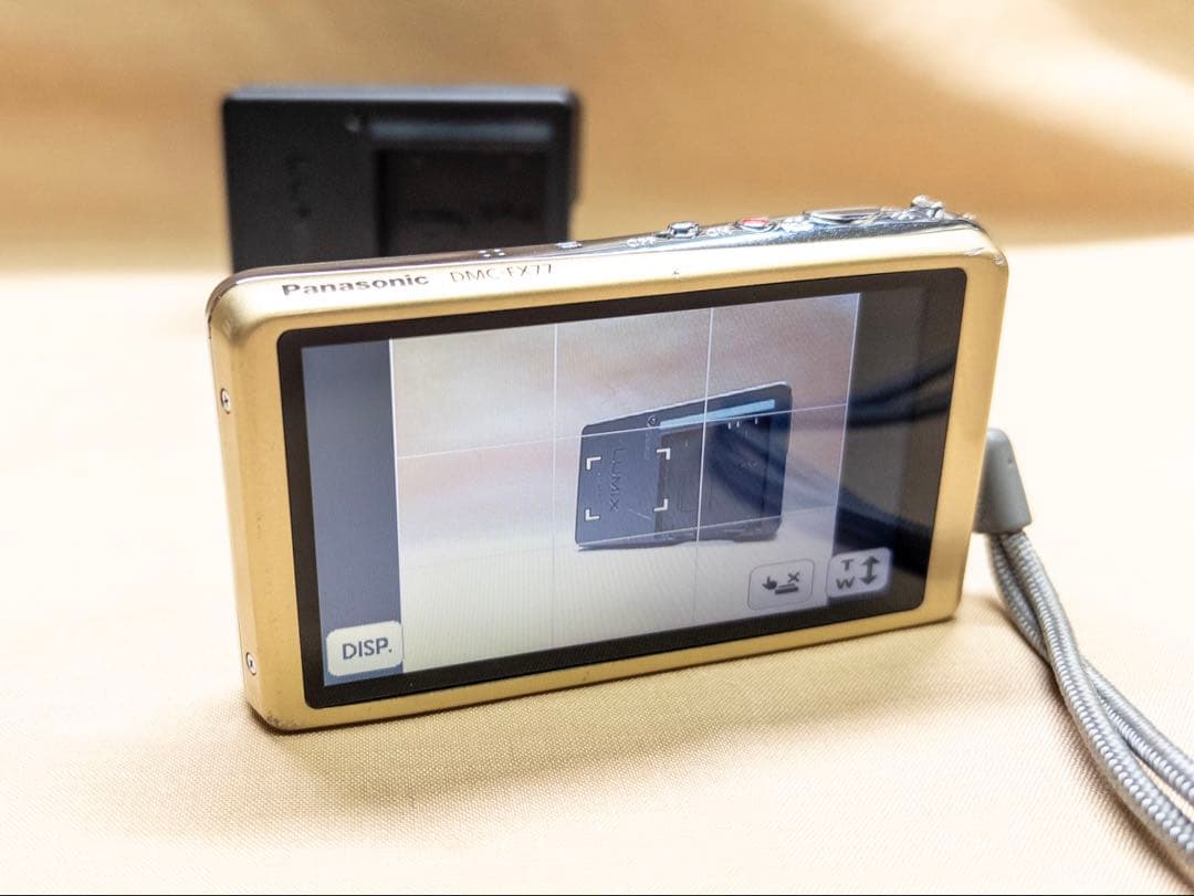 Panasonic LUMIX DMC-FX77 ゴールド