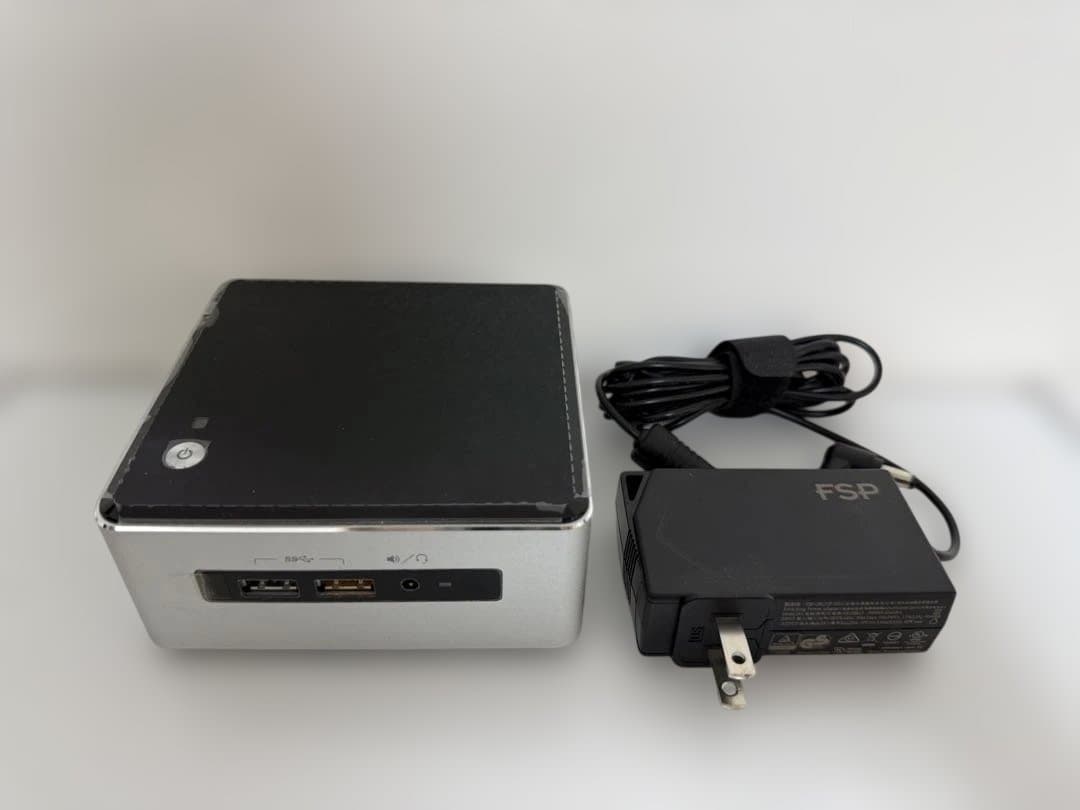 intel NUC6i5SYH ミニPC デスクトップ　PC