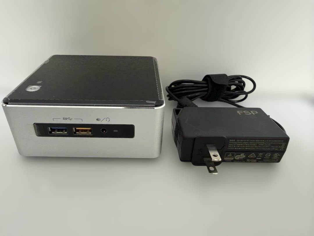 intel NUC6i5SYH ミニPC デスクトップ　PC