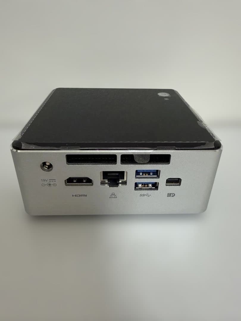 intel NUC6i5SYH ミニPC デスクトップ　PC