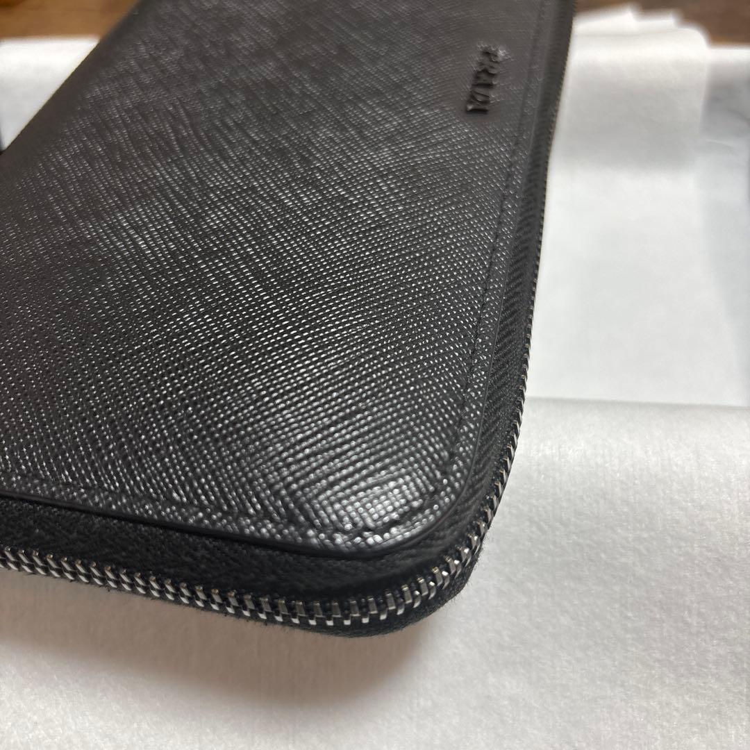 PRADA サフィアーノレザー 長財布 ラウンドファスナー