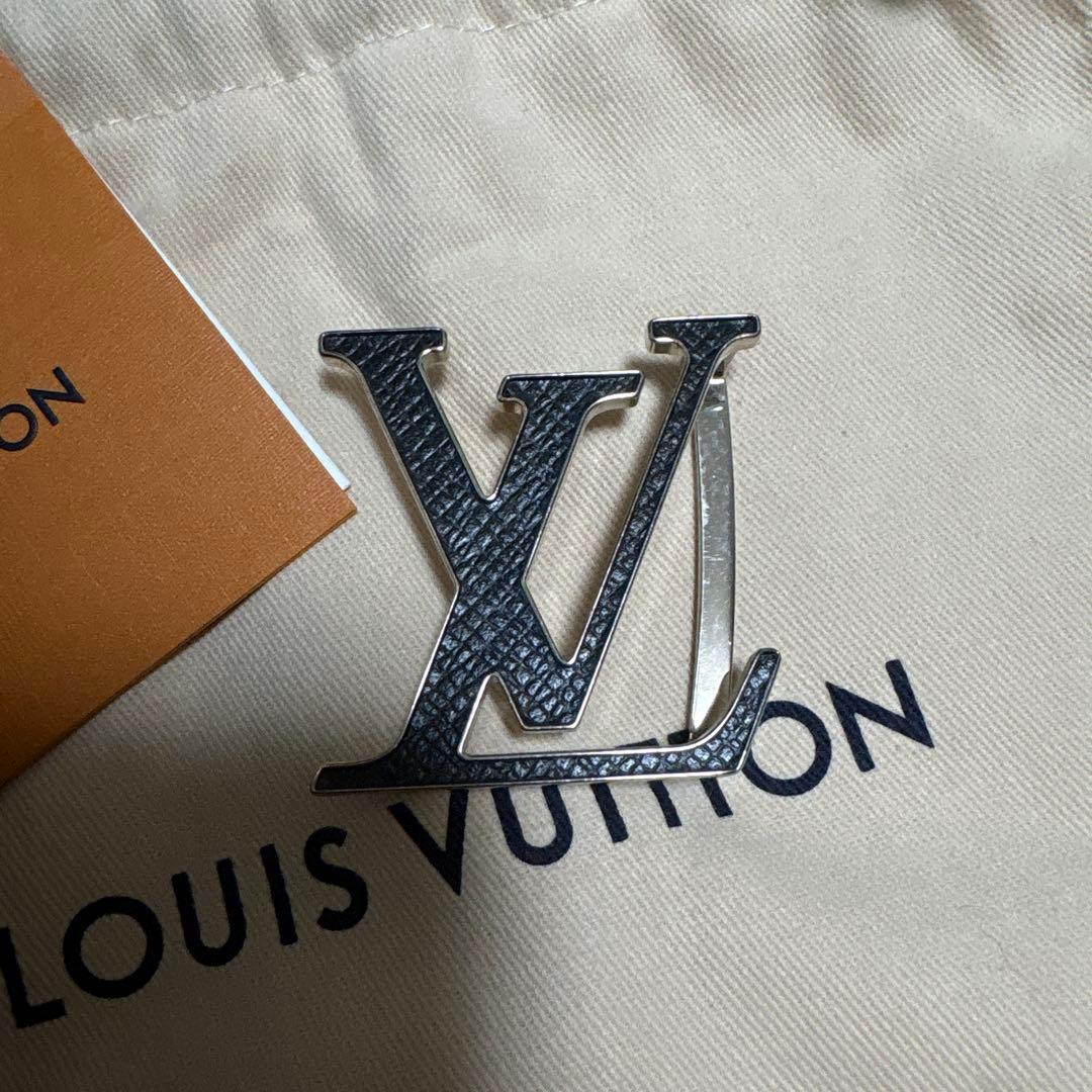 【li】ルイ・ヴィトンのベルト（サンチュール・LVイニシャル）