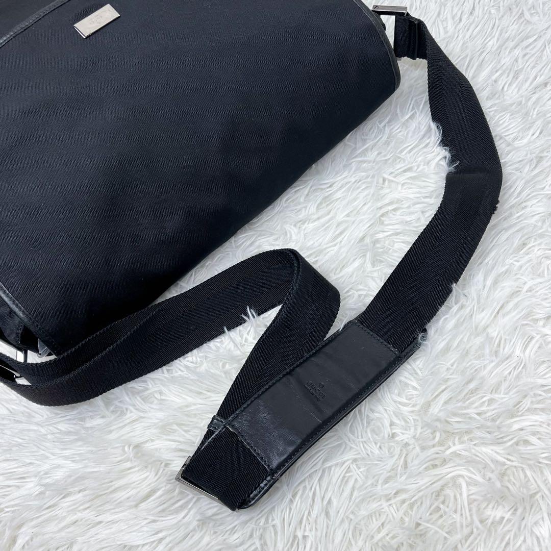 グッチ シマ メッセンジャーバック 大容量 ロゴプレート ショルダーバッグ A4