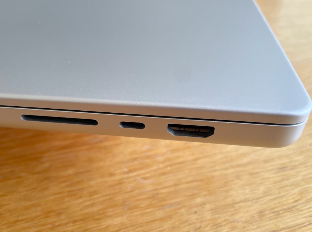 Apple MacBook Pro 16インチ M1