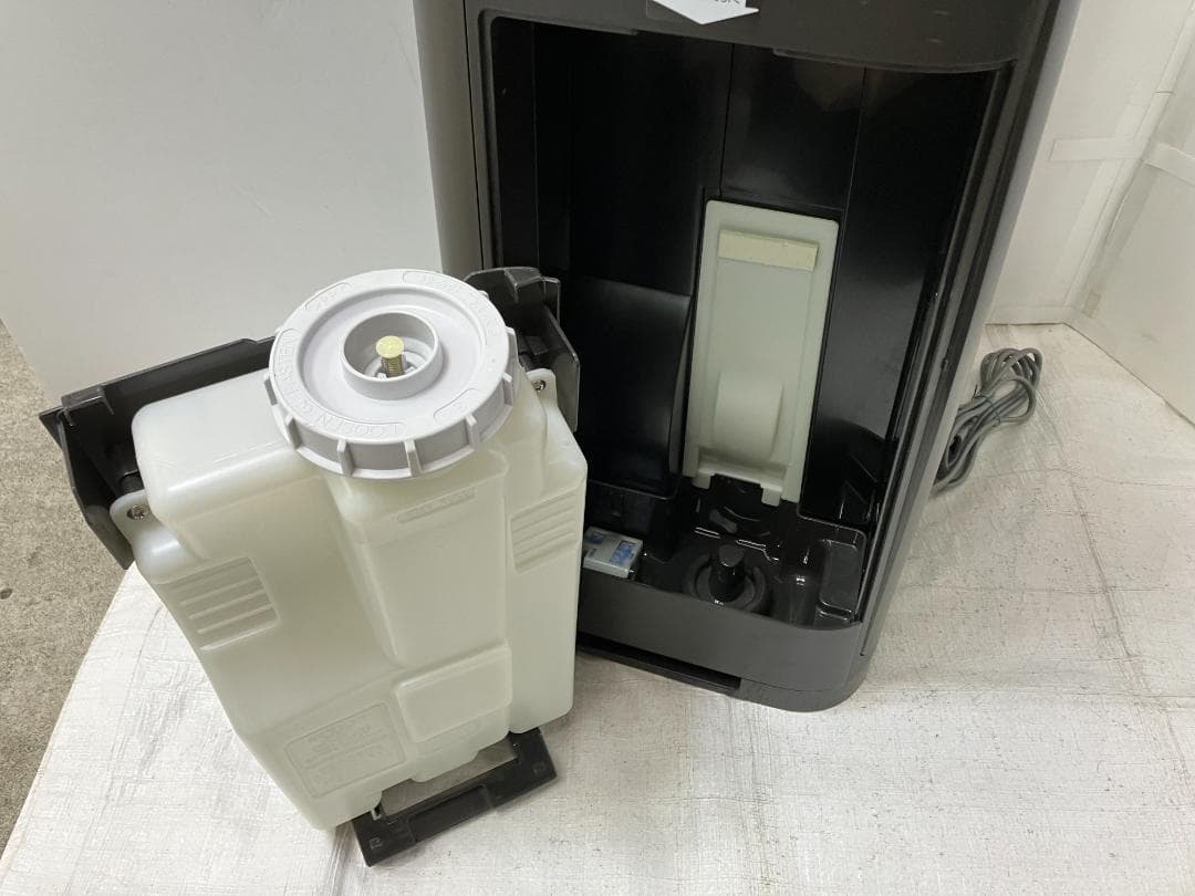 シャープ 加湿空気清浄機 プラズマクラスター グレー KI-HS70-H 17年