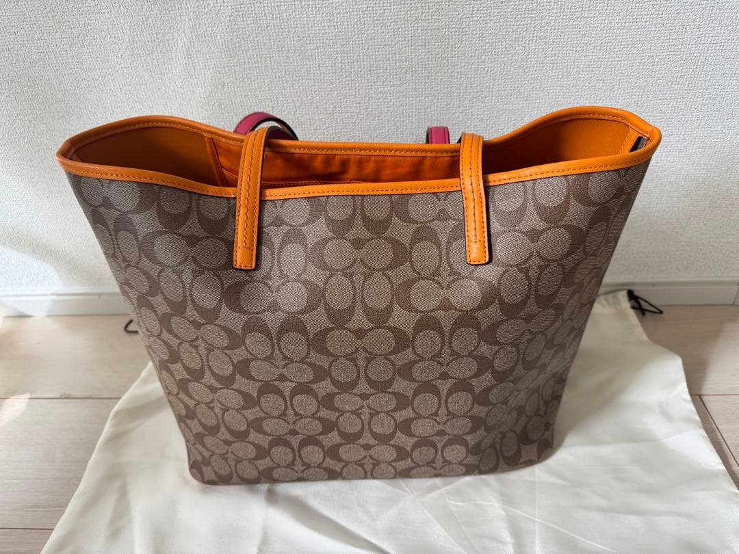 コーチ　トートバッグ　シグネチャー　未使用　保存袋付き　A4収納可