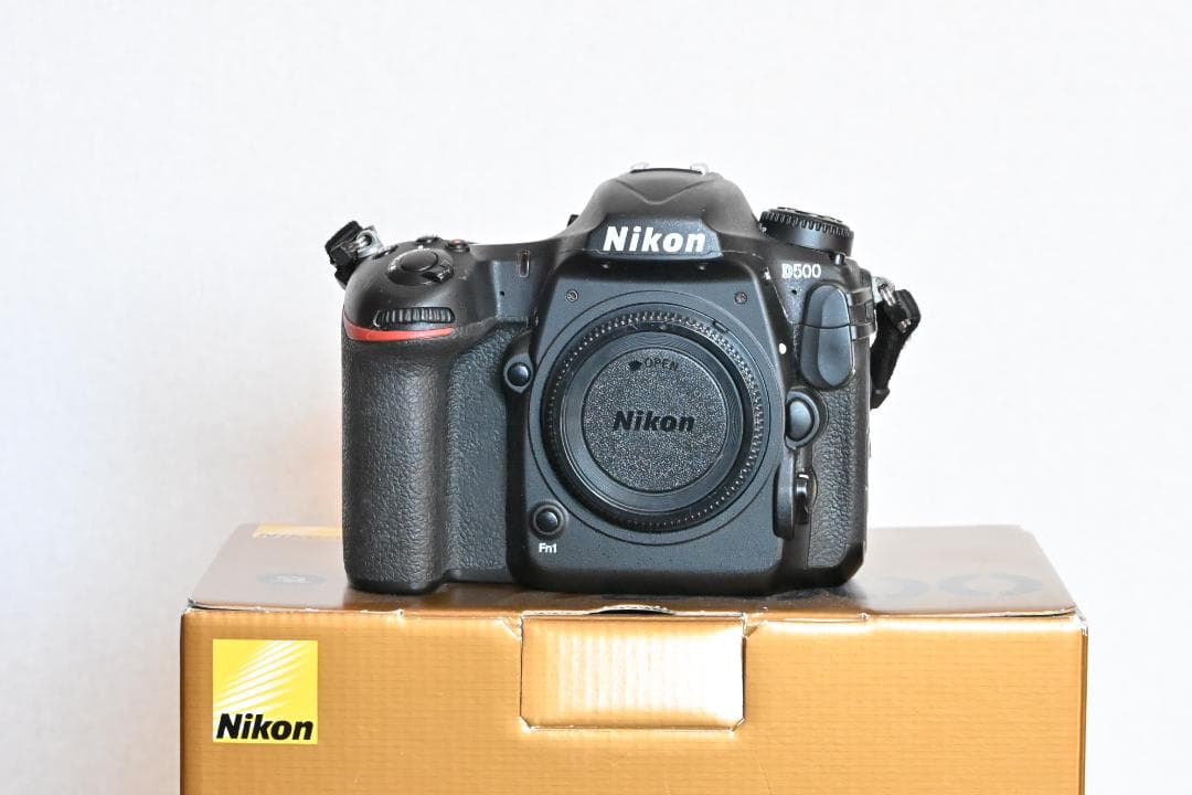 Nikon D500ボディ デジタル一眼レフカメラ 中古