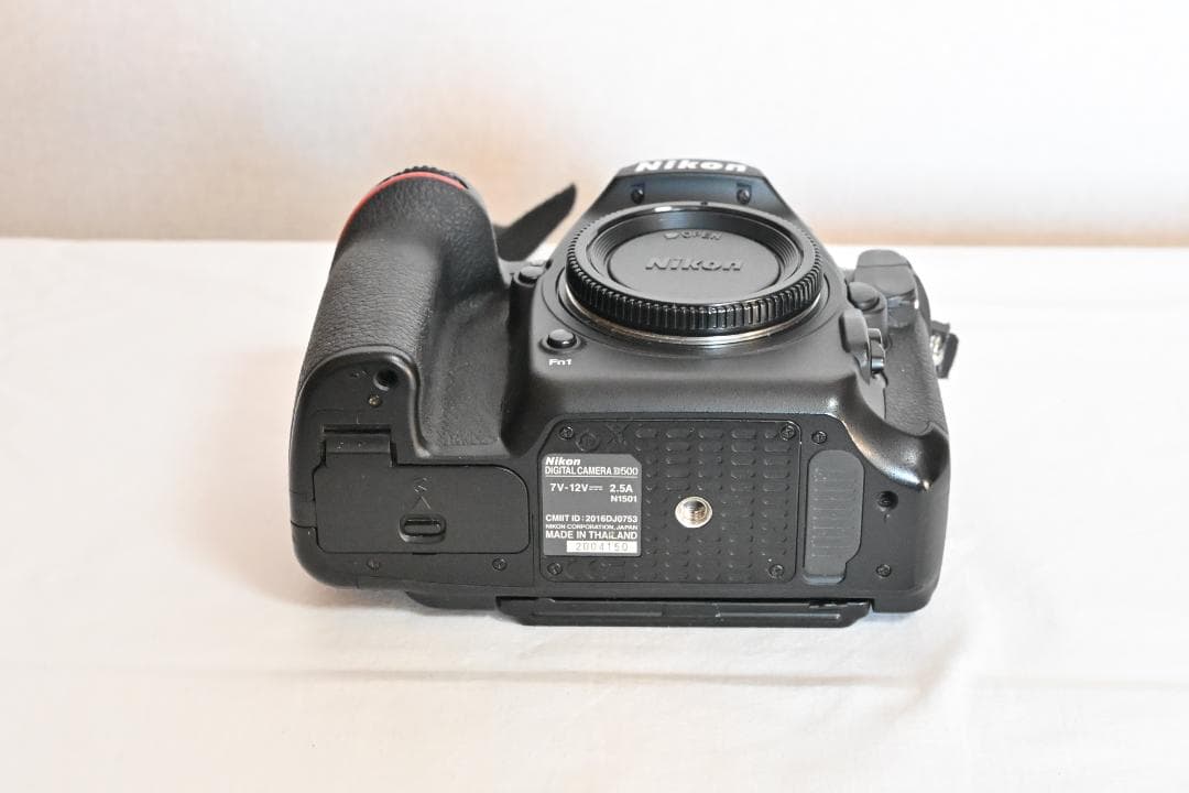 Nikon D500ボディ デジタル一眼レフカメラ 中古