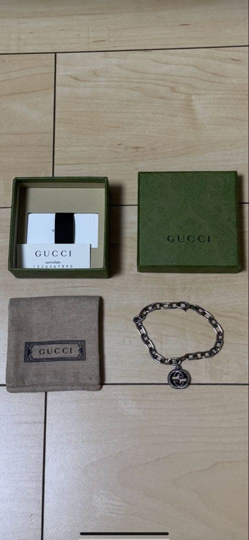 GUCCI チェーンブレスレット ライオンモチーフ