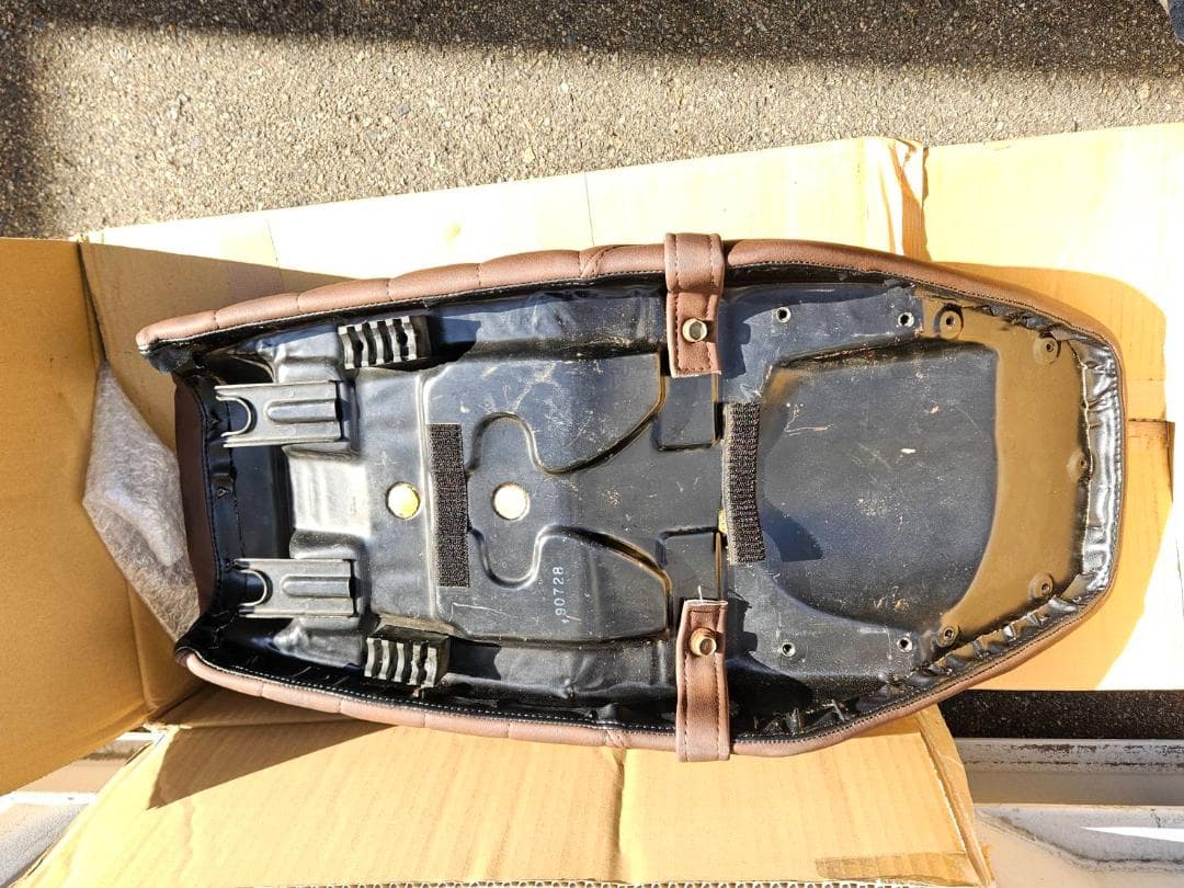 SR400　キャブ車用シート　メーカー不明